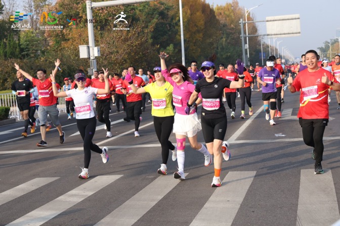 商业于一体, 组委会将为, 从饮食