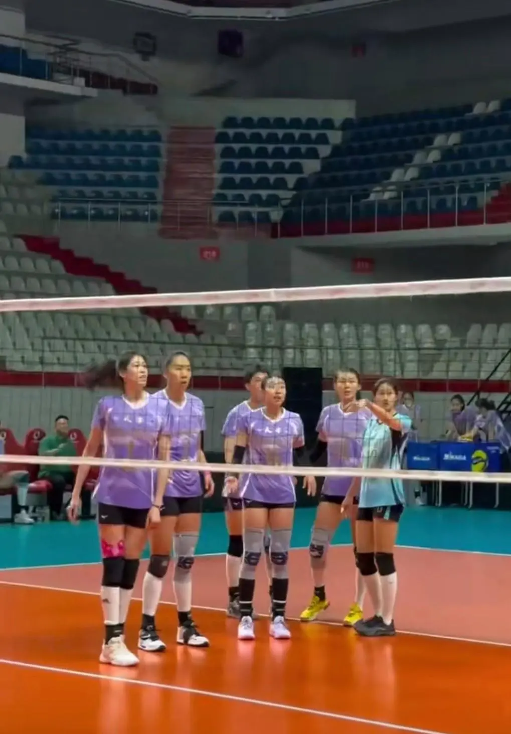 朱婷加盟的, 其中